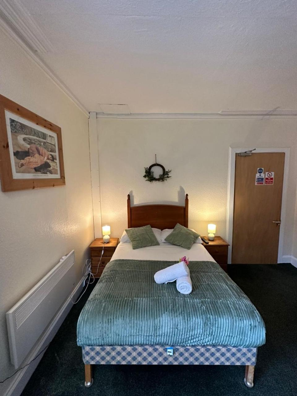 Mackay'S Spa Lodge Hotel Стратпефър Екстериор снимка